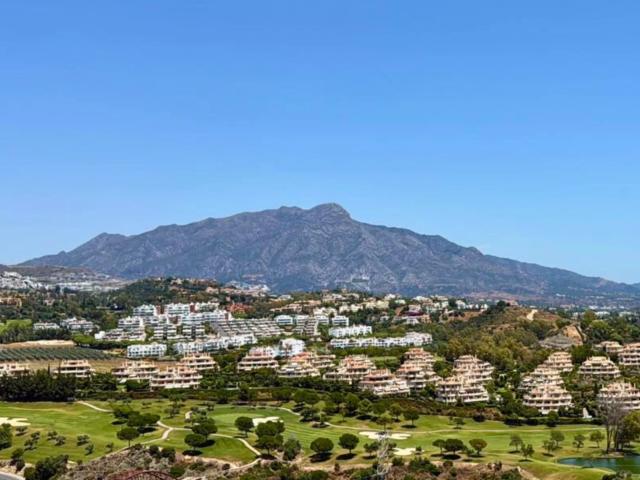 Terreno en venta en La Alquería-El Paraíso, Benahavís