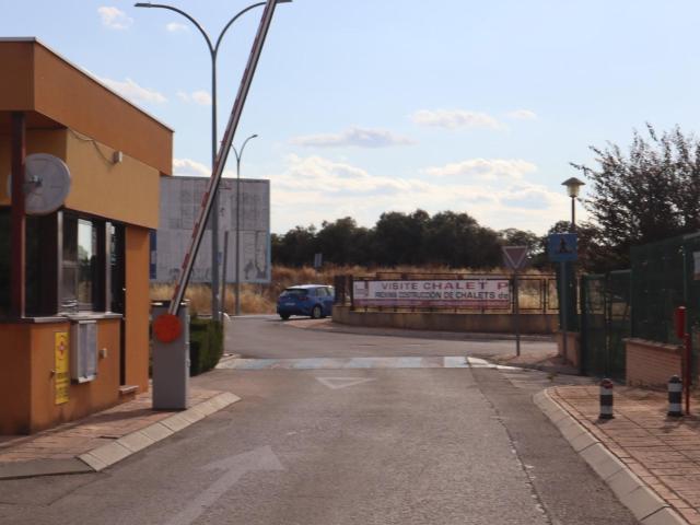 Terreno en venta en Chiloeches, Urbanización Medina Azahara