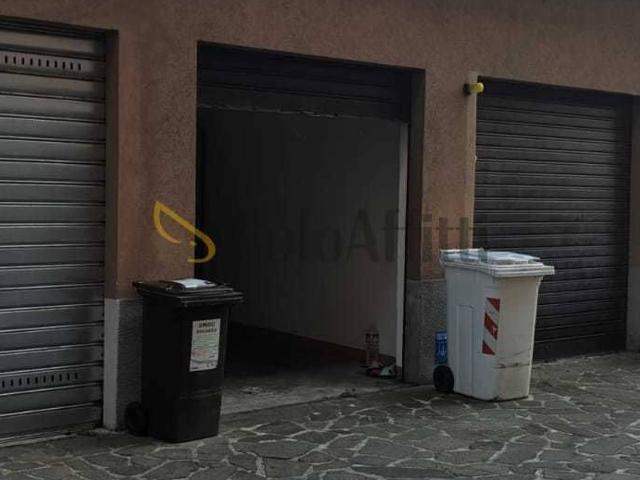 Box in affitto a Pont, Desio