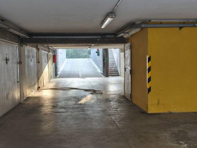 Box in affitto a San Faustino-Madonnina-Quattroville, Modena