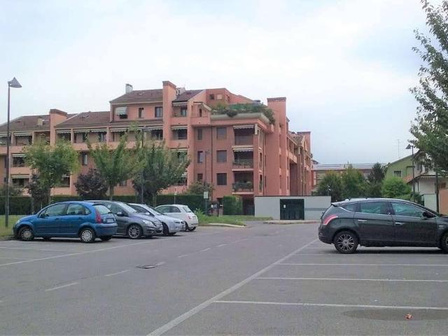 Box in affitto a Paderno Dugnano, Le Zobbie