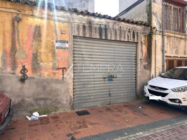 Box in vendita a Adrano, Sicilia