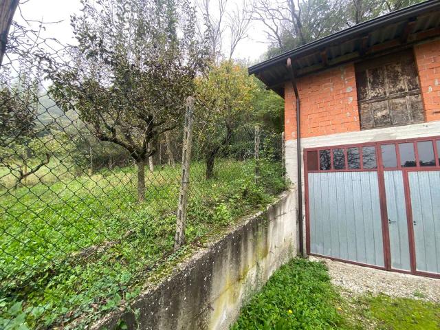 Box in vendita a Alta Val Tidone, Marzonago