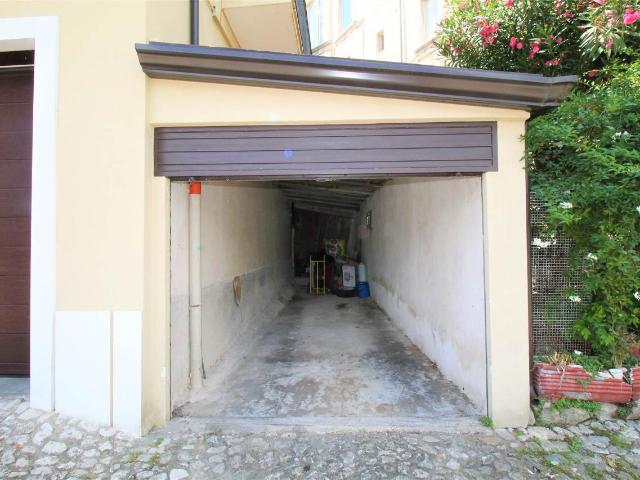 Box in vendita a Colle, Atina