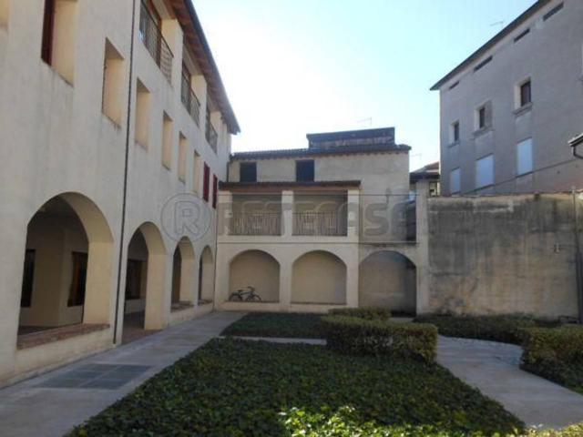 Box in vendita a Angarano, Bassano del Grappa