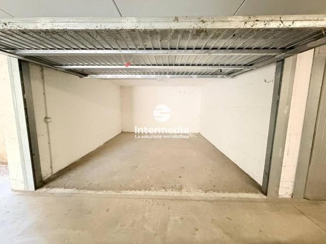 Box in vendita a Villaggio Marcolini, Botticino
