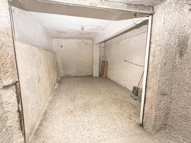 Box in vendita a Campomorone, Liguria