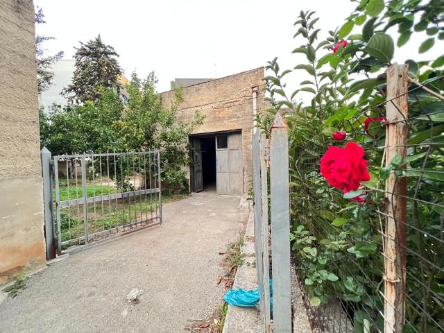 Box in vendita a Puglia, Bari