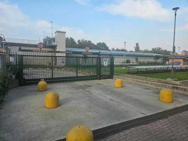 Box in vendita a Crocetta, Cinisello Balsamo