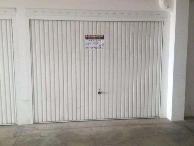 Box in vendita a Città Sant'angelo, Abruzzo