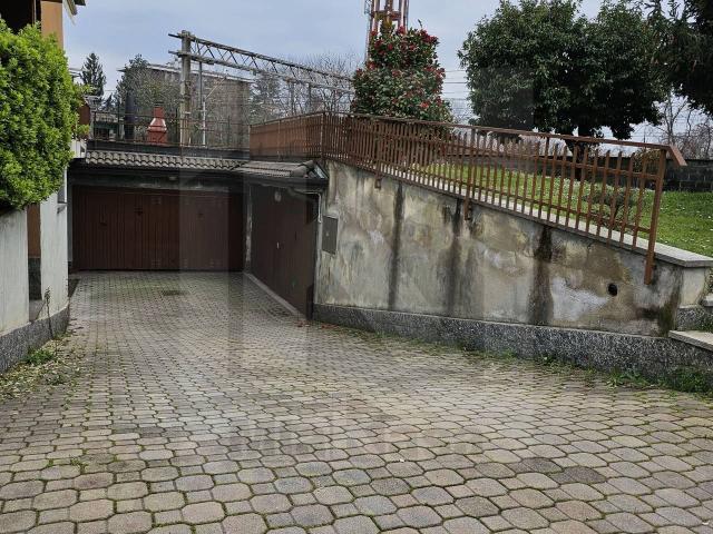 Box in vendita a Bariana, Garbagnate Milanese
