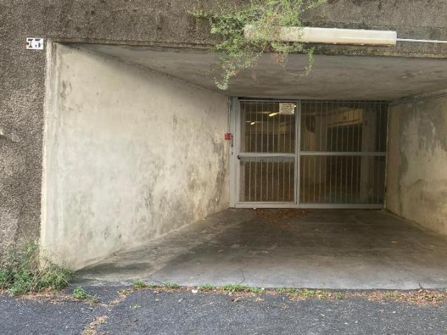 Box in vendita a Ponente, Serra Riccò