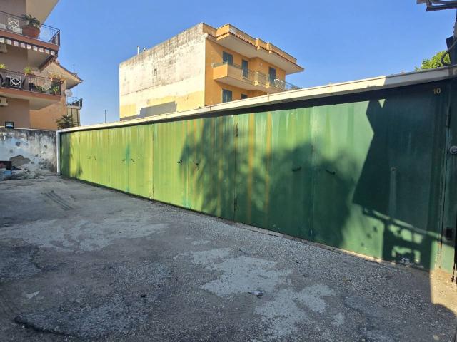 Box in vendita a Giugliano In Campania, Campania