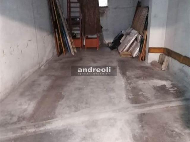 Box in vendita a Marche, Ancona