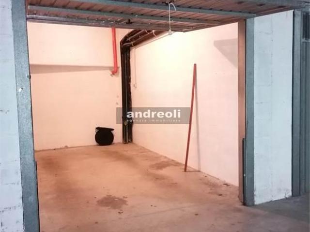 Box in vendita a Marche, Ancona