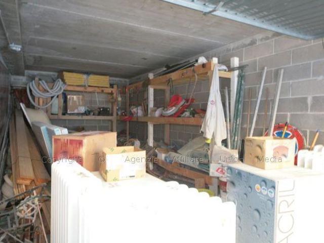 Box in vendita a Mazzetta, La Spezia