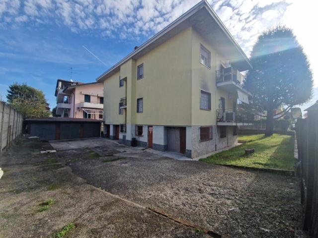 Box in vendita a Lainate, Lombardia