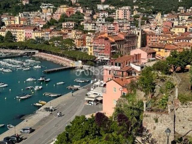 Box in vendita a La Serra, Lerici