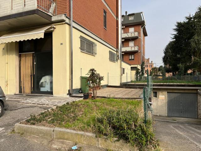 Box in vendita a Unione dei comuni del Distretto Ceramico, Maranello
