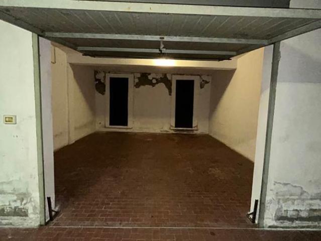 Box in vendita a Centro Storico, Modena