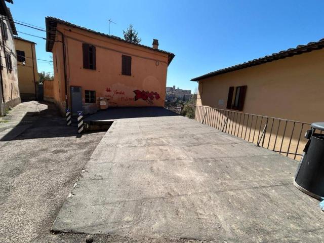 Box in vendita a Sant'Erminio, Cenerente