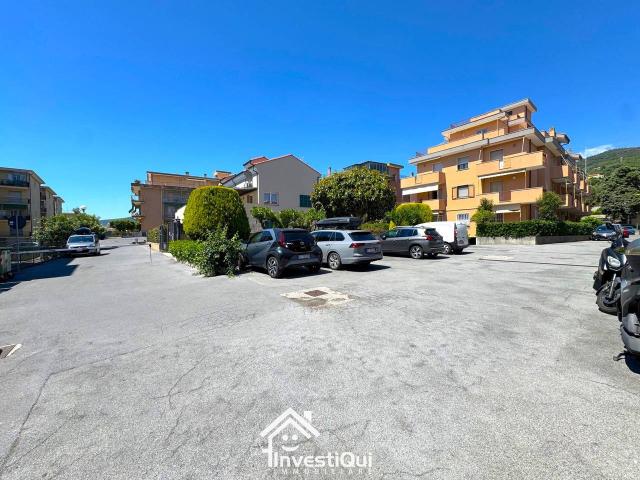 Box in vendita a Pietra Ligure, Liguria