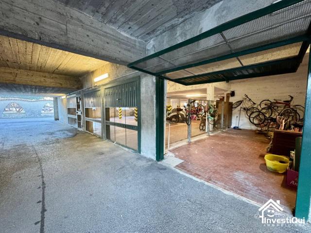 Box in vendita a Pietra Ligure, Liguria