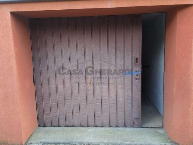 Box in vendita a Ponte San Pietro, Lombardia