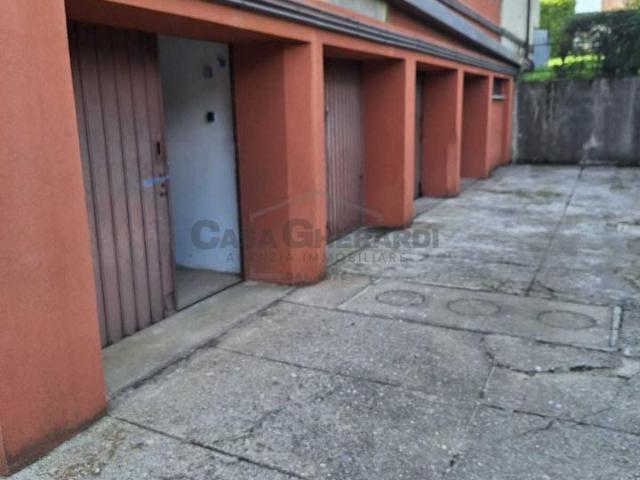 Box in vendita a Ponte San Pietro, Lombardia