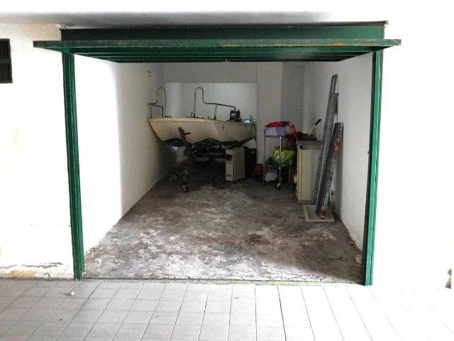 Box in vendita a Cavi, Santo Stefano Al Mare