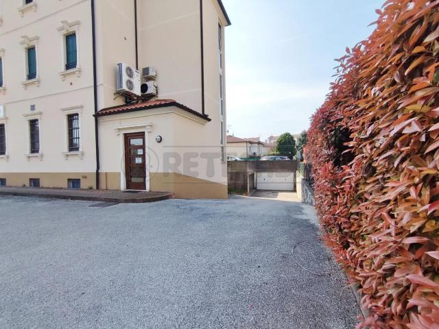 Box in vendita a Sarego, Veneto