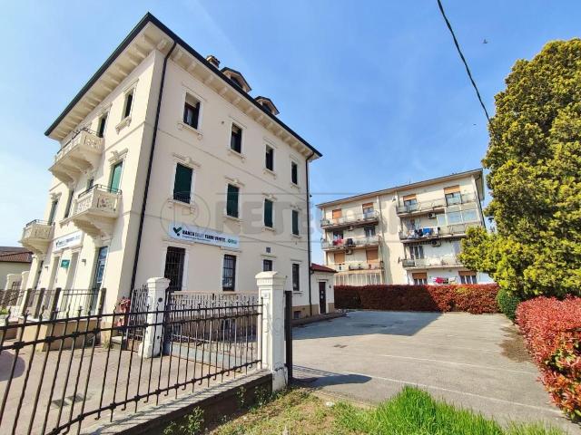 Box in vendita a Sarego, Veneto