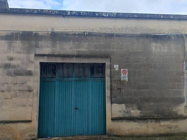 Box in vendita a Puglia, Lecce
