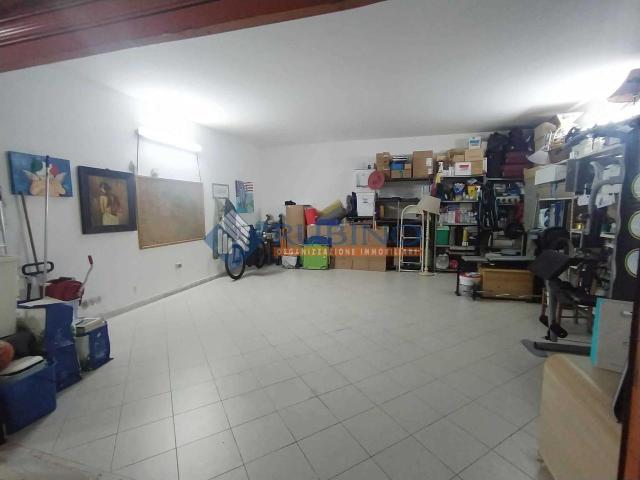 Box in vendita a Puglia, Barletta-andria-trani
