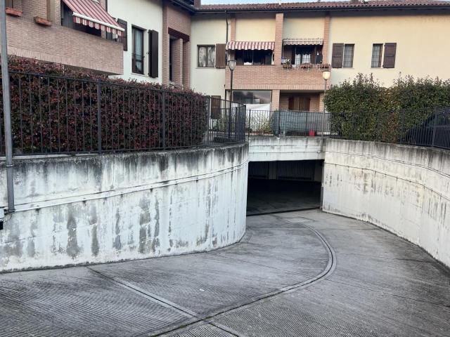 Box in vendita a Unione dei comuni Valli del Reno, Lavino e Samoggia, Bazzano
