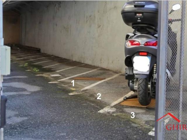 Box in vendita a Medio Ponente, Serra Riccò