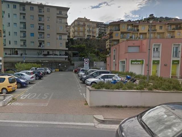 Box in vendita a Oliveto, Imperia