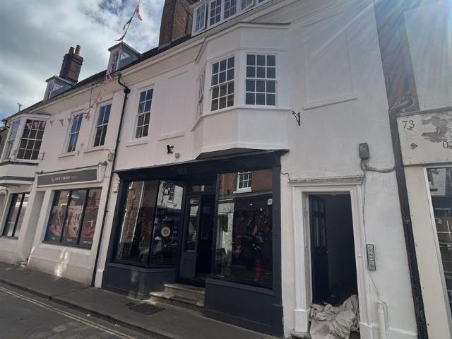 Apartment for rent in The Close, Hampshire