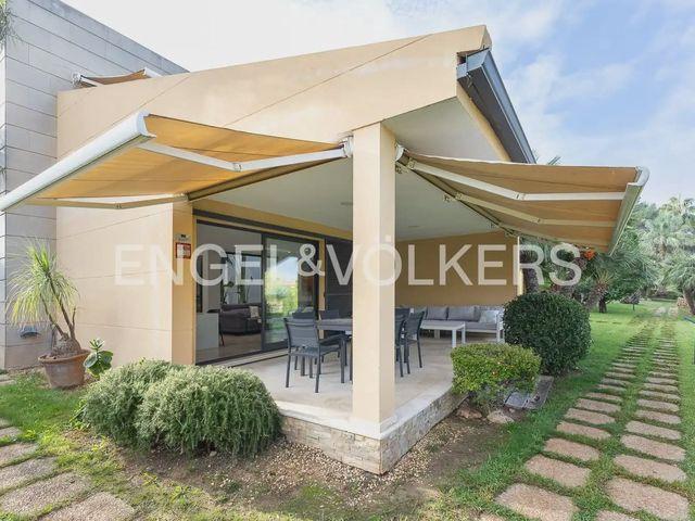Chalet en alquiler en Chiva, València / Valencia