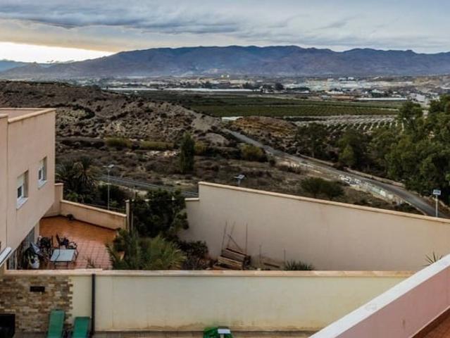 Chalet en venta en Oliveros, Almería