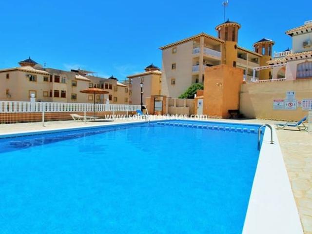 Chalet en venta en Urbanización La Zenia II, el Baix Segura / La Vega Baja