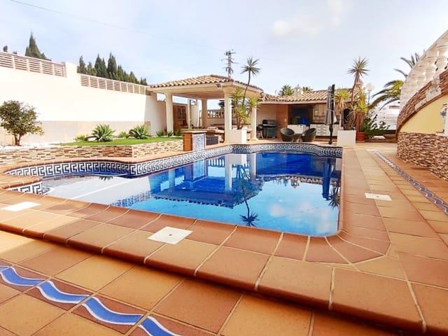 Chalet en venta en La Nucia, Valencia