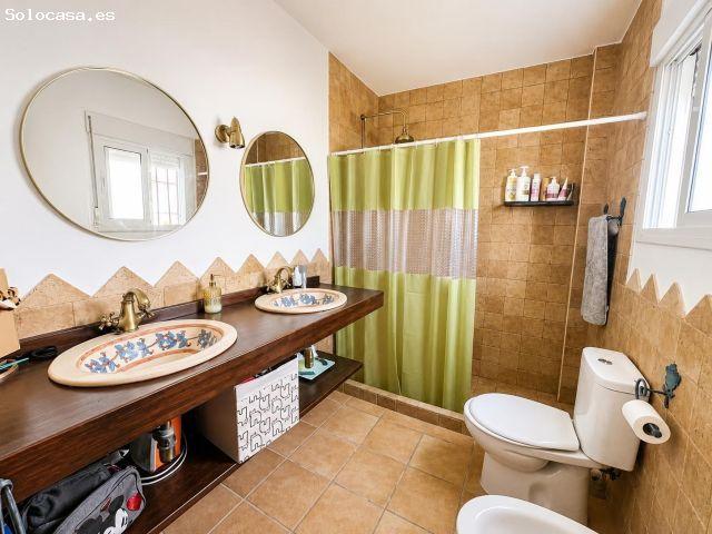Casa en venta en Umbrete, Andalucía