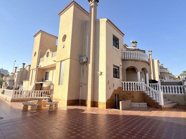 Chalet en venta en Urbanización Los Dolses, Orihuela