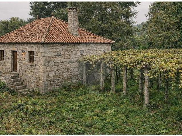 Casa venda em Outeiral, Romarigães