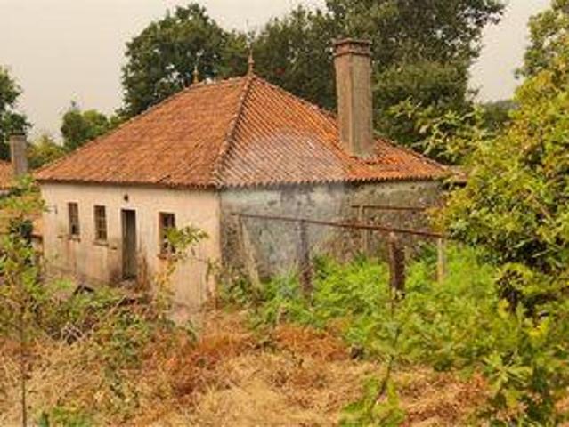 Casa venda em Outeiral, Romarigães