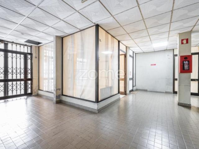 Ponto Comercial alugar em Paredes Ponto Comercial alugar em Paredes