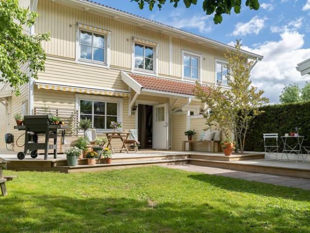 Villa till salu i Stuvsta-Snättringe, Stockholm