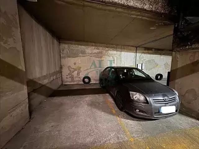 Garage vente à Paris, Île-de-France