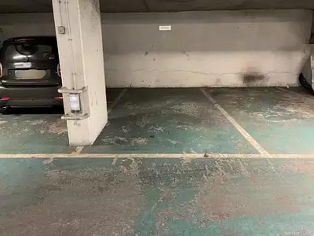 Garage vente à Paris, Île-de-France